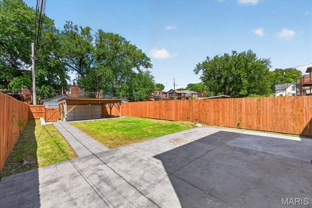 3839 Shaw Boulevard, St Louis, MO 63110