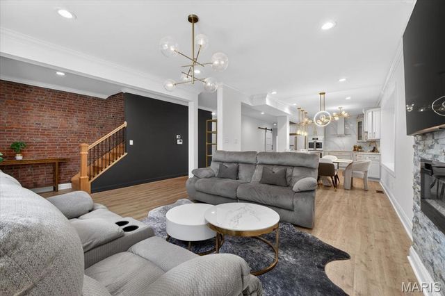 3839 Shaw Boulevard, St Louis, MO 63110