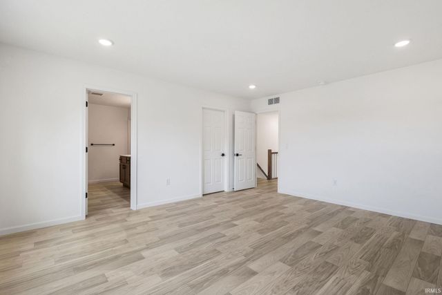 52195 Silverthorne Court, Granger, IN 46530