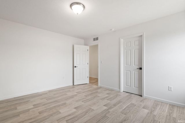 52195 Silverthorne Court, Granger, IN 46530