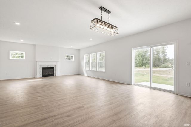 52195 Silverthorne Court, Granger, IN 46530
