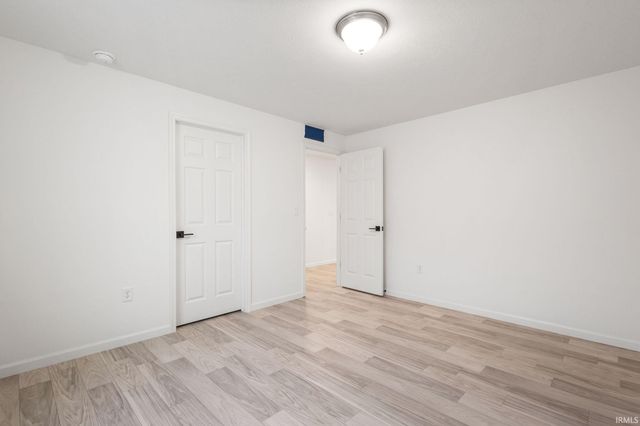 52195 Silverthorne Court, Granger, IN 46530