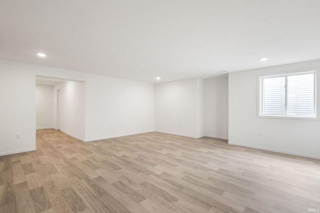 52195 Silverthorne Court, Granger, IN 46530