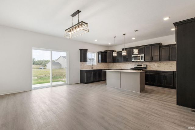 52195 Silverthorne Court, Granger, IN 46530