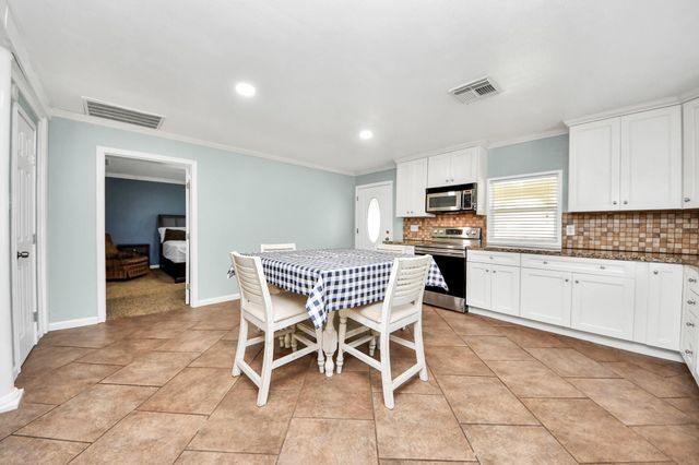 5420 August Street, Alvin, TX 77511