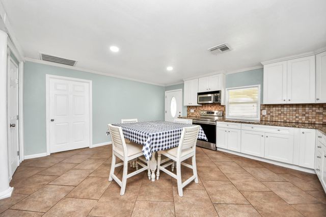 5420 August Street, Alvin, TX 77511