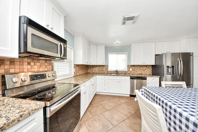 5420 August Street, Alvin, TX 77511