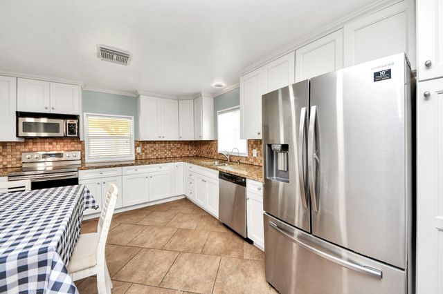 5420 August Street, Alvin, TX 77511