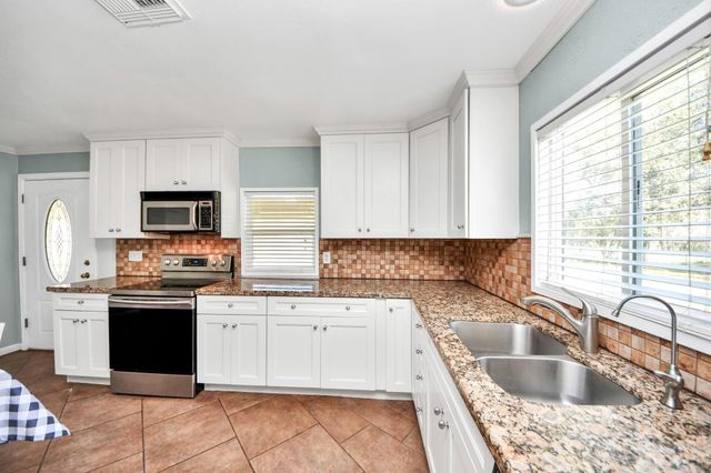 5420 August Street, Alvin, TX 77511