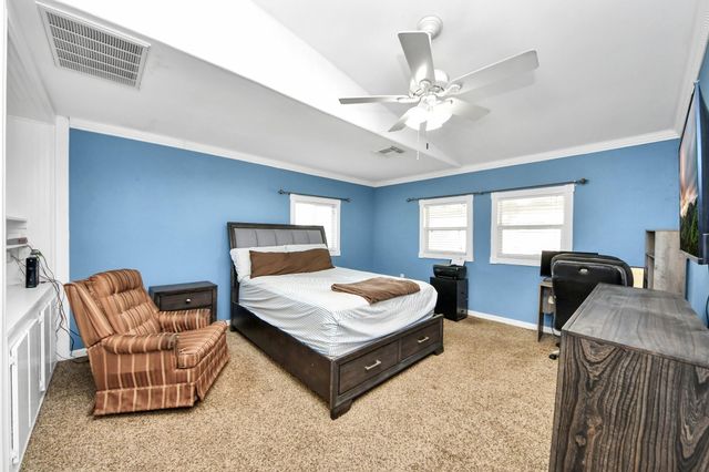 5420 August Street, Alvin, TX 77511