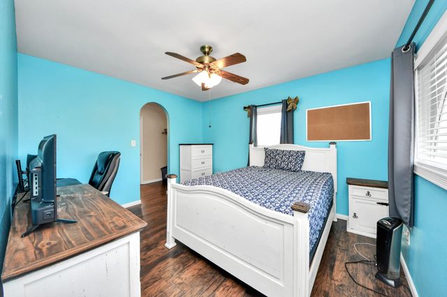 5420 August Street, Alvin, TX 77511