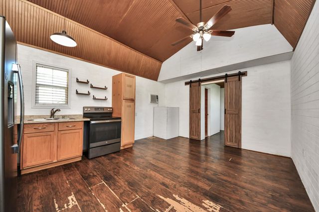 5420 August Street, Alvin, TX 77511