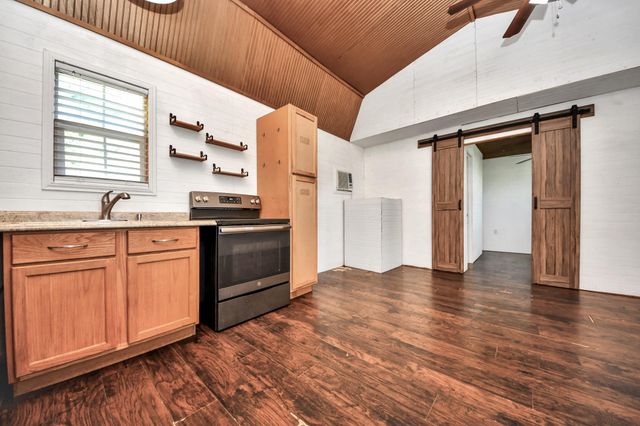 5420 August Street, Alvin, TX 77511