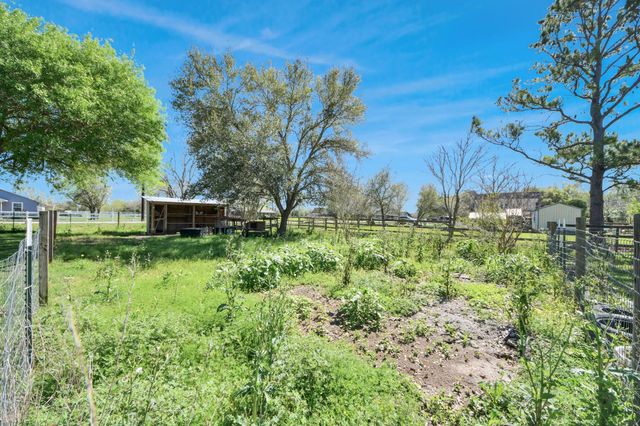 5420 August Street, Alvin, TX 77511