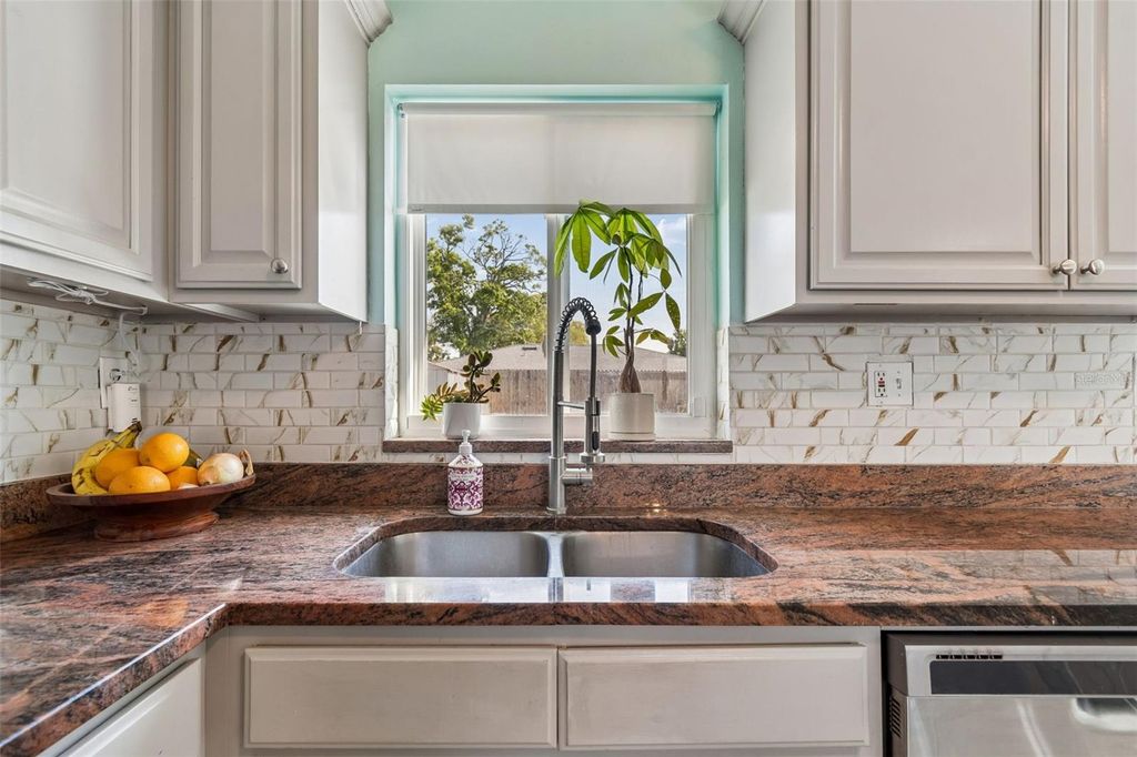 Image 11 of property listing at 6882 62ND AVENUE N, Pinellas Park, FL 33781