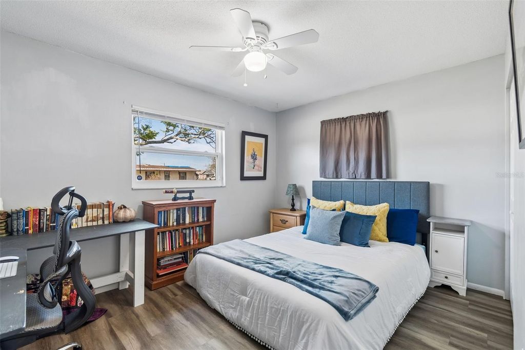 Image 18 of property listing at 6882 62ND AVENUE N, Pinellas Park, FL 33781