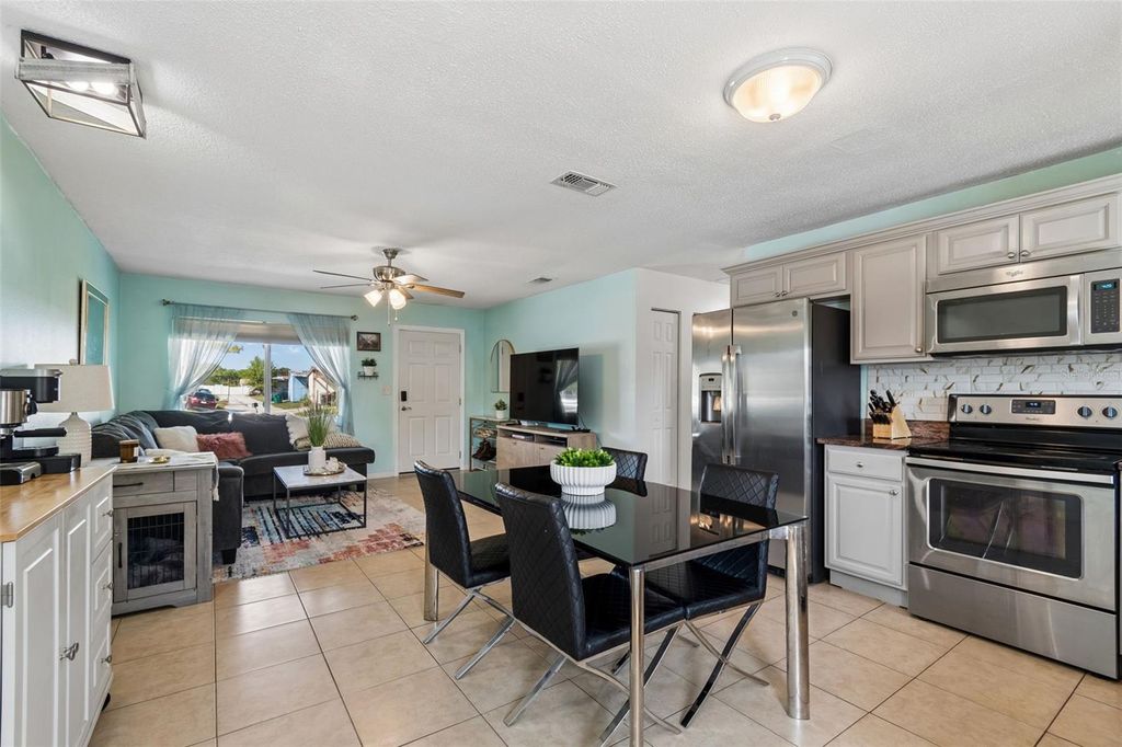 Image 8 of property listing at 6882 62ND AVENUE N, Pinellas Park, FL 33781