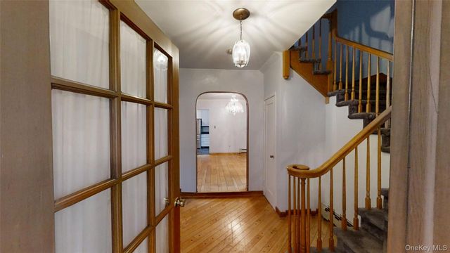 217 Lincoln Avenue, Rockville Centre, NY 11570