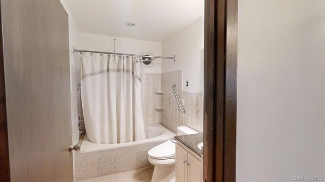 217 Lincoln Avenue, Rockville Centre, NY 11570