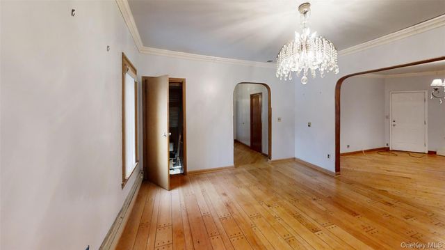 217 Lincoln Avenue, Rockville Centre, NY 11570