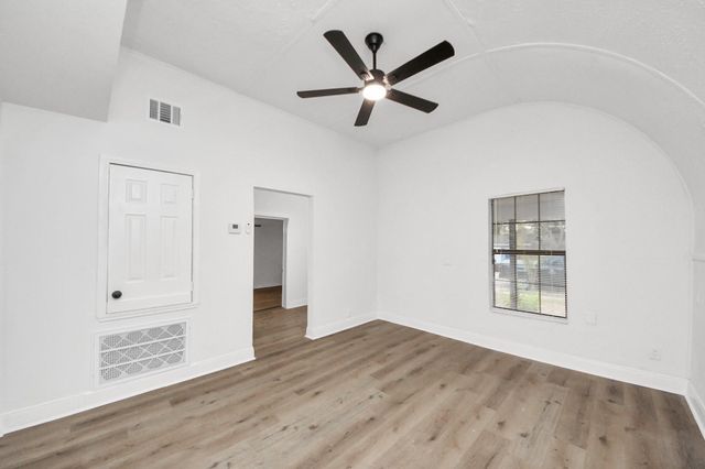 2409 Avenue K, Rosenberg, TX 77471