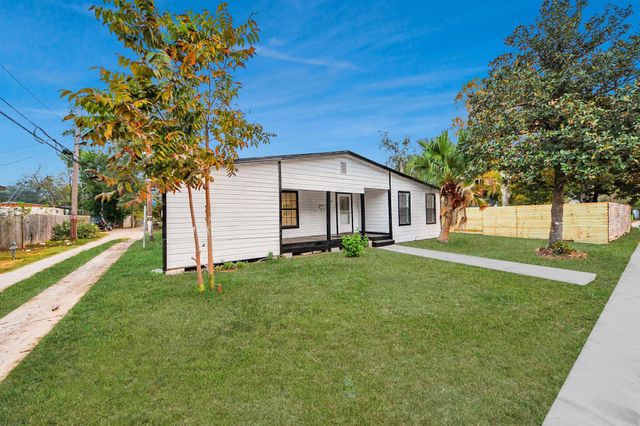 2409 Avenue K, Rosenberg, TX 77471