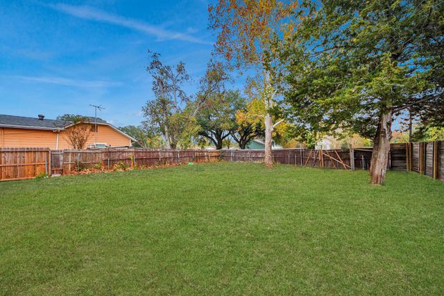 2409 Avenue K, Rosenberg, TX 77471