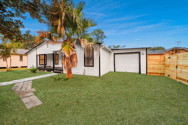 2409 Avenue K, Rosenberg, TX 77471