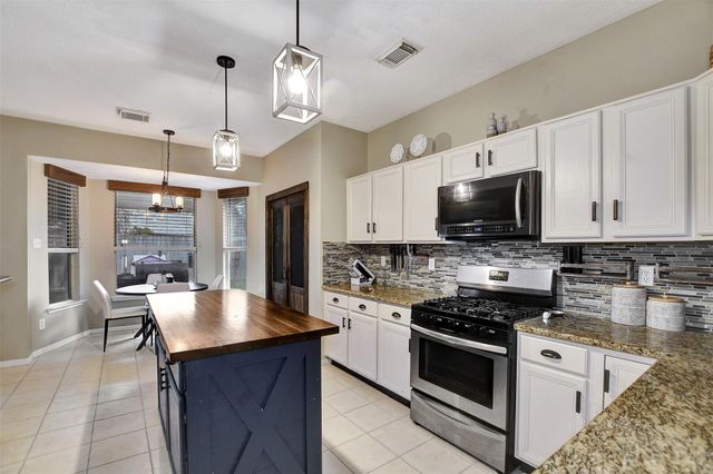 1809 Oak Wood Drive E, Pearland, TX 77581