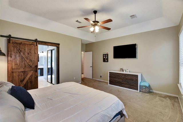 1809 Oak Wood Drive E, Pearland, TX 77581