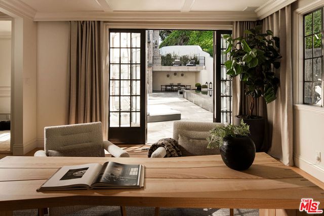 10950 Bellagio Road, Los Angeles, CA 90077