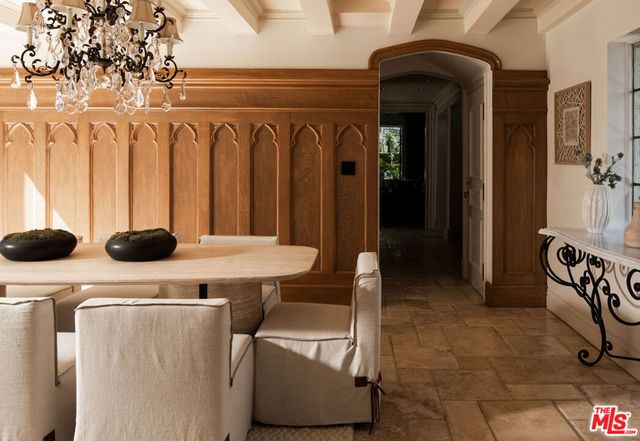 10950 Bellagio Road, Los Angeles, CA 90077