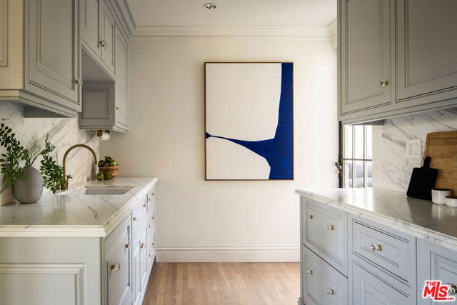 10950 Bellagio Road, Los Angeles, CA 90077