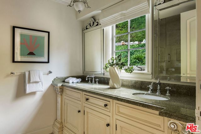 10950 Bellagio Road, Los Angeles, CA 90077