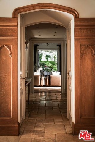 10950 Bellagio Road, Los Angeles, CA 90077