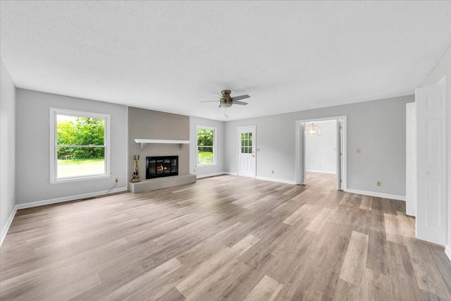 721 Turkey Creek Dr, Tullahoma, TN 37388
