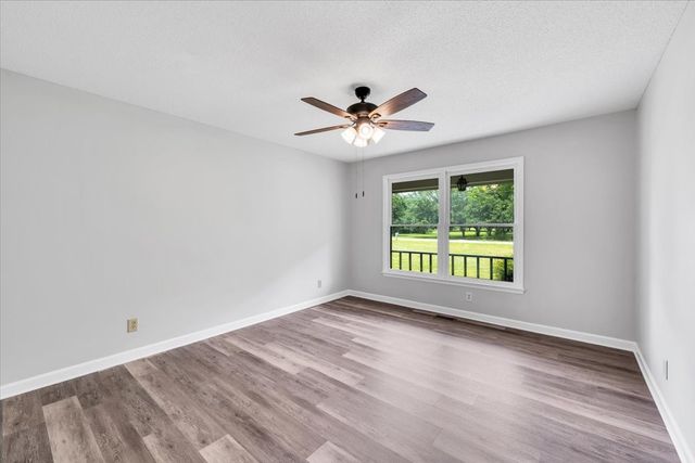 721 Turkey Creek Dr, Tullahoma, TN 37388