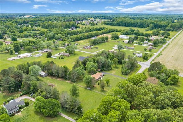 721 Turkey Creek Dr, Tullahoma, TN 37388