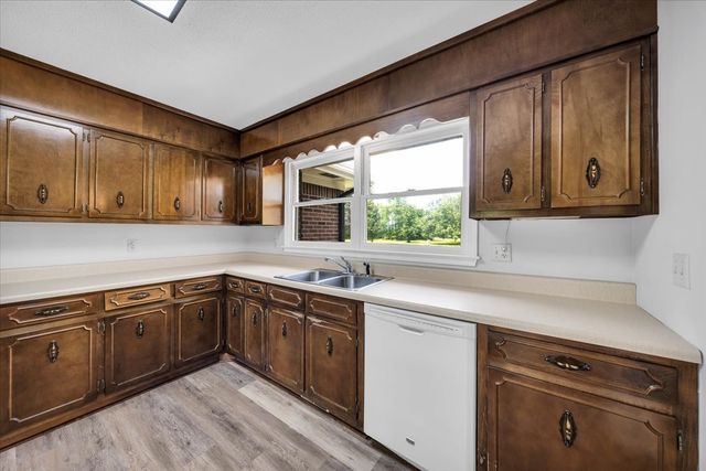 721 Turkey Creek Dr, Tullahoma, TN 37388