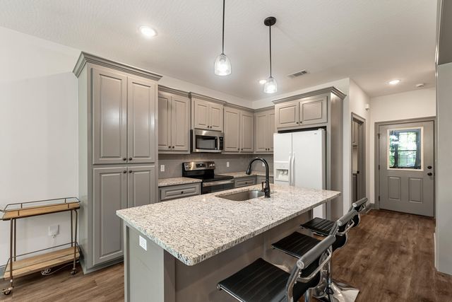 47 E Andover, Hattiesburg, MS 39402
