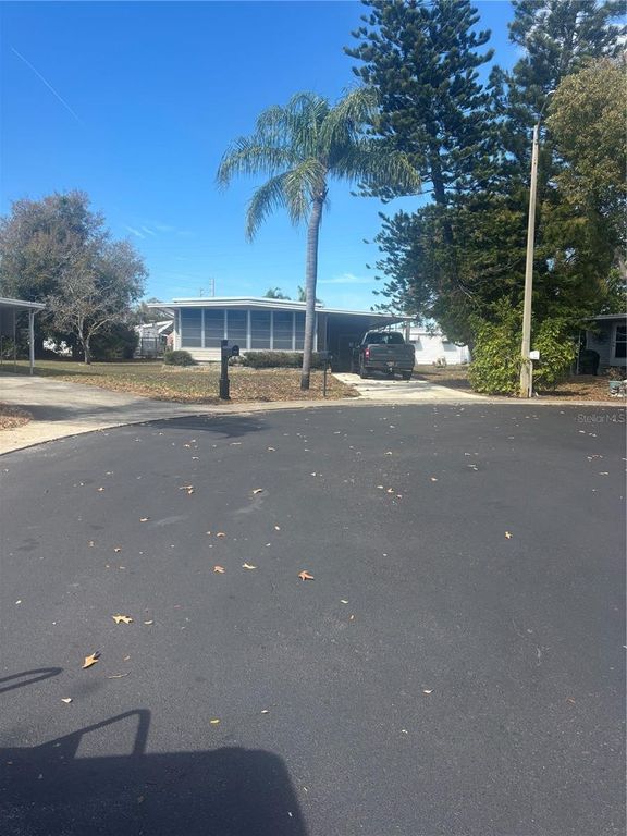 Image 5 of property listing at 105 FREEDOM COURT 30, Palm Harbor, FL 34684