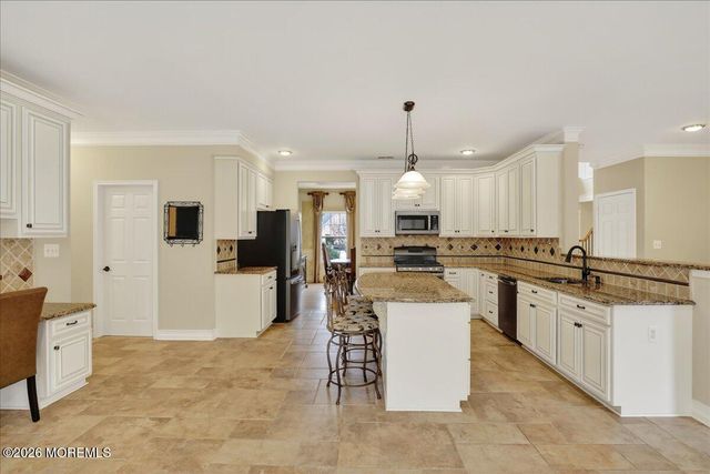 14 Nicholas Avenue, Monroe, NJ 08831