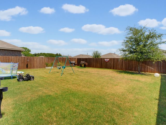 156 Waterbend Cove, Boyd, TX 76023