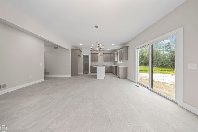 6509 Jamie Lane, Grand Blanc, MI 48439