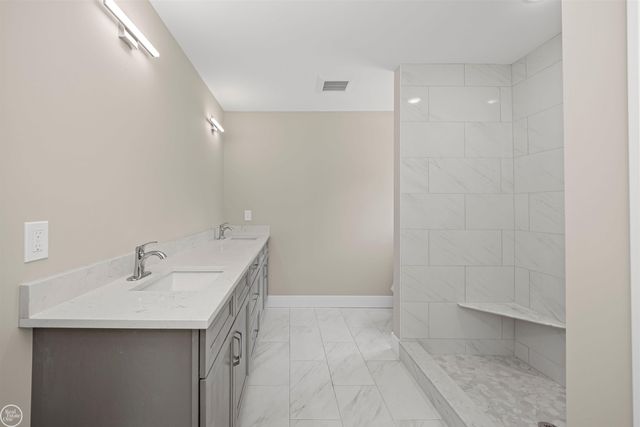 6509 Jamie Lane, Grand Blanc, MI 48439