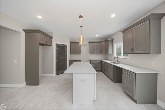 6509 Jamie Lane, Grand Blanc, MI 48439