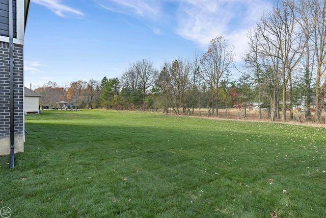 6509 Jamie Lane, Grand Blanc, MI 48439
