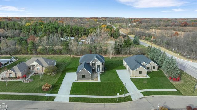 6509 Jamie Lane, Grand Blanc, MI 48439