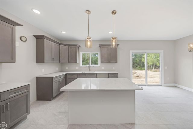 6509 Jamie Lane, Grand Blanc, MI 48439