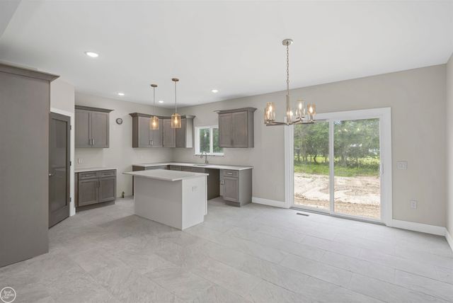 6509 Jamie Lane, Grand Blanc, MI 48439